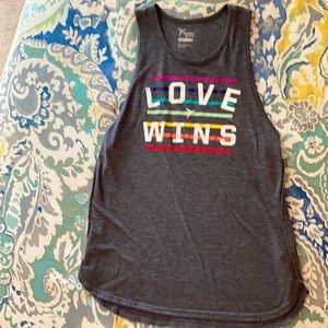 Old navy active top size medium